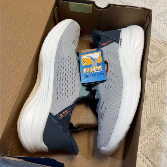Skechers - Hands Free Swift Fit Lite-Foam Sneaker main image 2